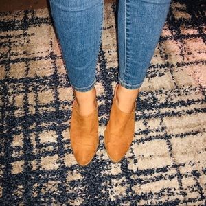 Old navy size 6 mules